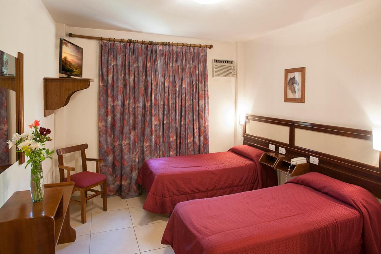 Carollo Hotel 3*